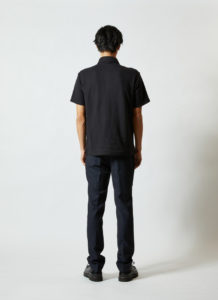 5.3オンス ドライカノコ ユーティリティー ポロシャツ（ボタンダウン） 男性 背面 着用イメージ