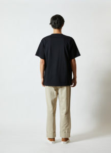 6.2オンス プレミアム Tシャツ 男性 背面 着用イメージ