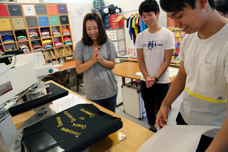 製作体験 アトムに大阪商業大学生がやってきた