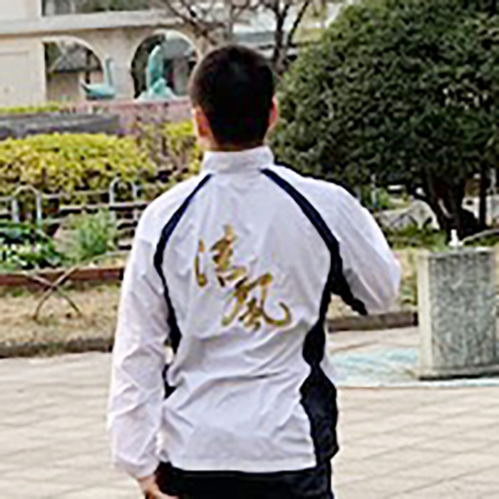 清風高等学校体操競技部のウインドブレーカー