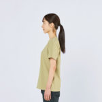 5.6オンス ヘビーウェイトリミテッドカラーTシャツ 女性 160サイズ 側面 着用イメージ