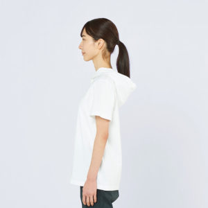 5.6オンス ヘビーウェイトフーディTシャツ 女性 Sサイズ 側面 着用イメージ