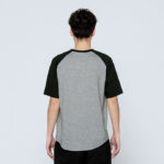 5.6オンス へビーウェイトラグランTシャツ 男性 Lサイズ 背面 着用イメージ