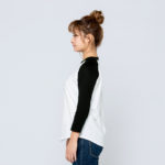 5.6オンス ヘビーウェイトベースボールTシャツ 女性 Sサイズ 側面 着用イメージ