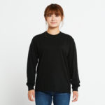 5.6オンス ヘビーウェイト長袖Tシャツ（＋リブ） 女性 Sサイズ 正面 着用イメージ
