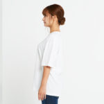 5.6オンス ヘビーウェイトビッグTシャツ 女性 Sサイズ 側面 着用イメージ