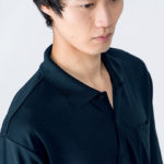 4.4オンス ドライ長袖ポロシャツ（ポケット付） 男性 Lサイズ 着用イメージ