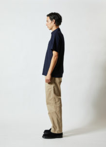 4.7オンス スペシャル ドライ カノコ ポロシャツ　（ボタンダウン）　（ポケット付）（ローブリード） 男性 側面 着用イメージ