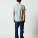 4.0オンスプロモーションTシャツ 男性 背面 着用イメージ