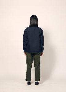 女性 背面 着用イメージ