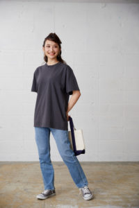 ピグメントTシャツ 女性 着用イメージ