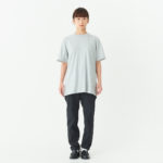 5.6オンス へビーウェイトTシャツ 女性 Mサイズ 正面（モデル身長：154cm） 着用イメージ