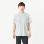 5.6オンス へビーウェイトTシャツ 女性 Sサイズ 正面拡大（モデル身長：154cm） 着用イメージ