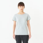 5.6オンス へビーウェイトTシャツ 女性 WMサイズ 正面拡大（モデル身長：154cm） 着用イメージ
