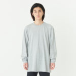 5.6オンス ヘビーウェイト長袖Tシャツ（＋リブ） 男性 3XLサイズ 正面拡大（モデル身長：180cm） 着用イメージ