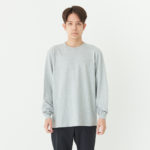 5.6オンス ヘビーウェイト長袖Tシャツ（＋リブ） 男性 Mサイズ 正面拡大（モデル身長：171cm） 着用イメージ