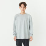 5.6オンス ヘビーウェイトLS-Tシャツ（+リブ） 男性 Mサイズ 正面拡大（モデル身長：171cm） 着用イメージ