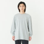 5.6オンス ヘビーウェイト長袖Tシャツ（＋リブ） 男性 XLサイズ 正面拡大（モデル身長：180cm） 着用イメージ