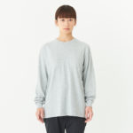 5.6オンス ヘビーウェイト長袖Tシャツ（＋リブ） 女性 Sサイズ 正面拡大（モデル身長：154cm） 着用イメージ