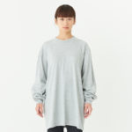 5.6オンス ヘビーウェイト長袖Tシャツ（＋リブ） 女性 XLサイズ 正面拡大（モデル身長：154cm） 着用イメージ