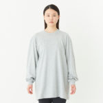 5.6オンス ヘビーウェイト長袖Tシャツ（＋リブ） 女性 XLサイズ 正面拡大（モデル身長：166cm） 着用イメージ