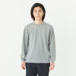 4.4オンス ドライロングスリーブTシャツ 男性 Mサイズ 正面拡大（モデル身長：180cm） 着用イメージ
