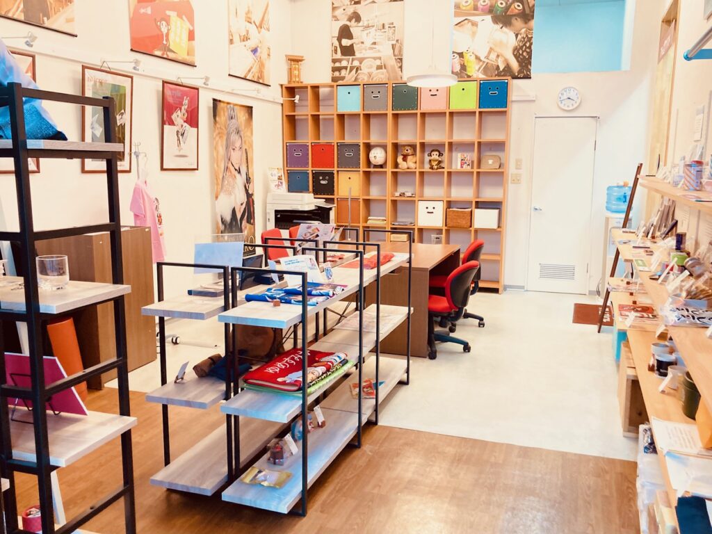 アトムグッズ 打ち合わせスペースと豊富なサンプル