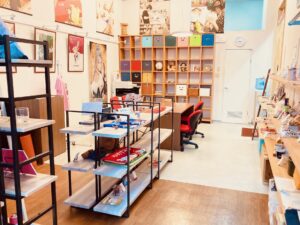 アトムグッズ 打ち合わせスペースと豊富なサンプル